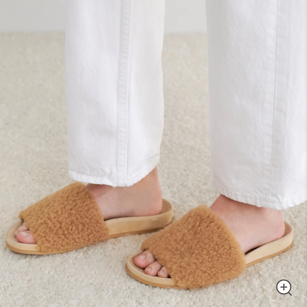 New: JENNI KAYNE 
Shearling Slide Sandal size 38